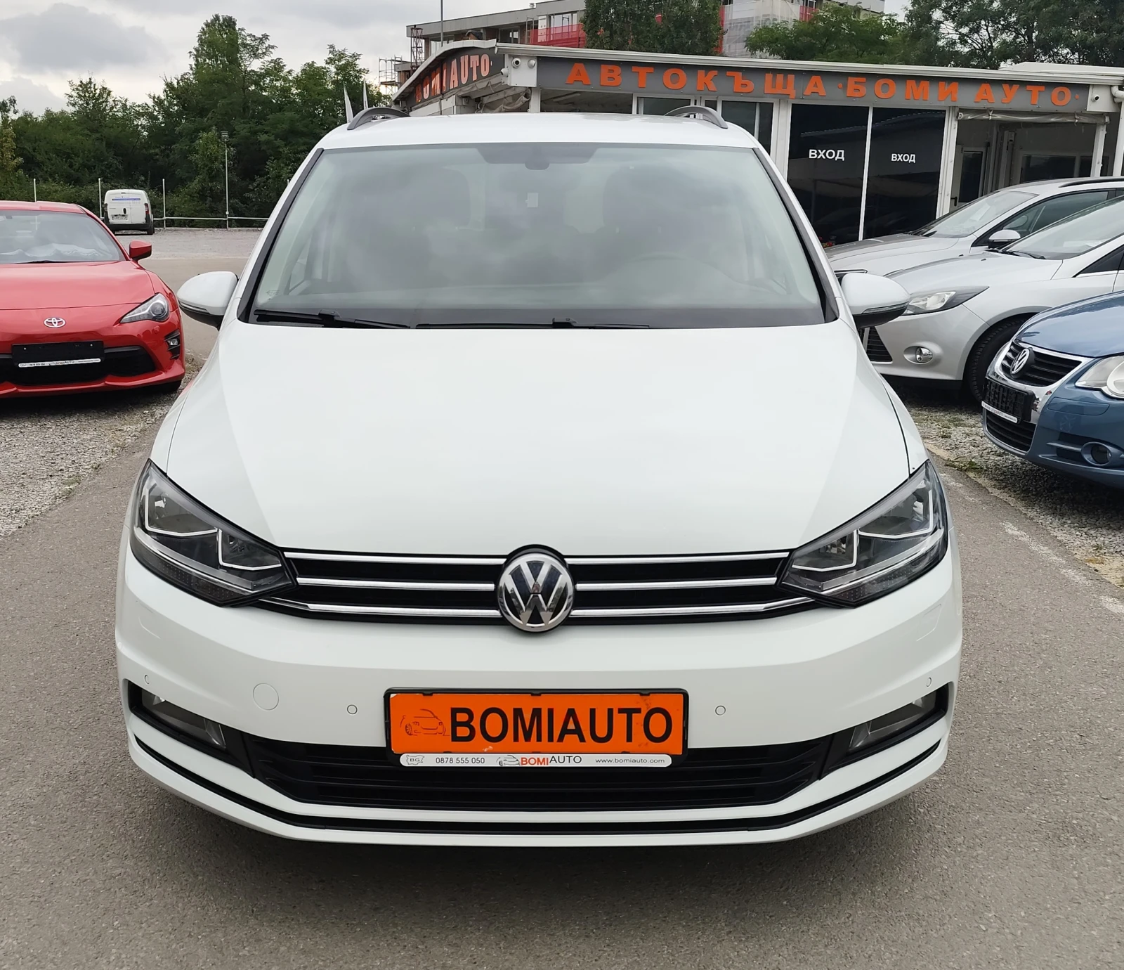 VW Touran 2.0TDI* BUSINESS* 7 МЕСТЕН* НАПЪЛНО ОБСЛУЖЕН!* EU6 - изображение 2