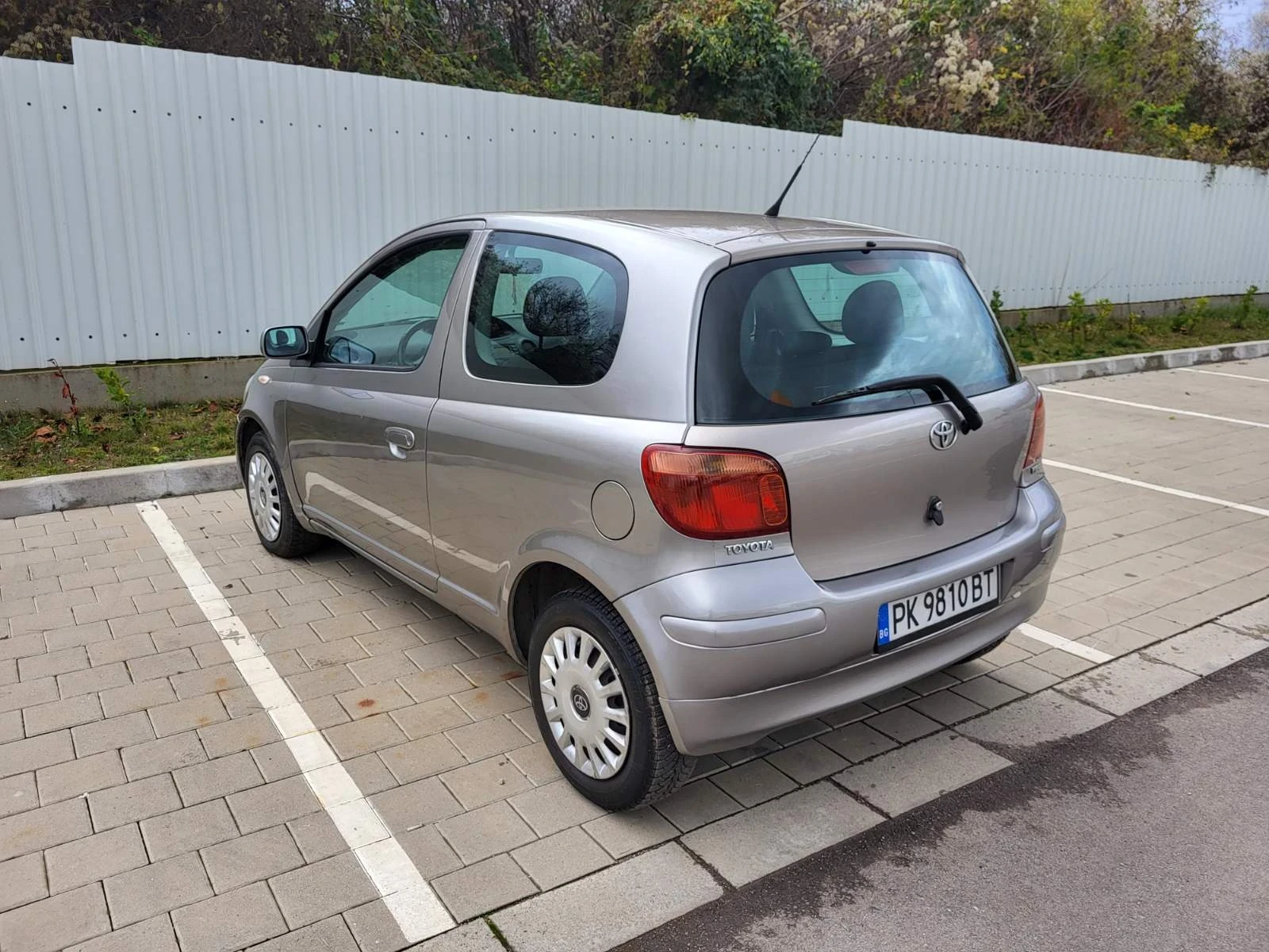 Toyota Yaris 1.3 - изображение 4