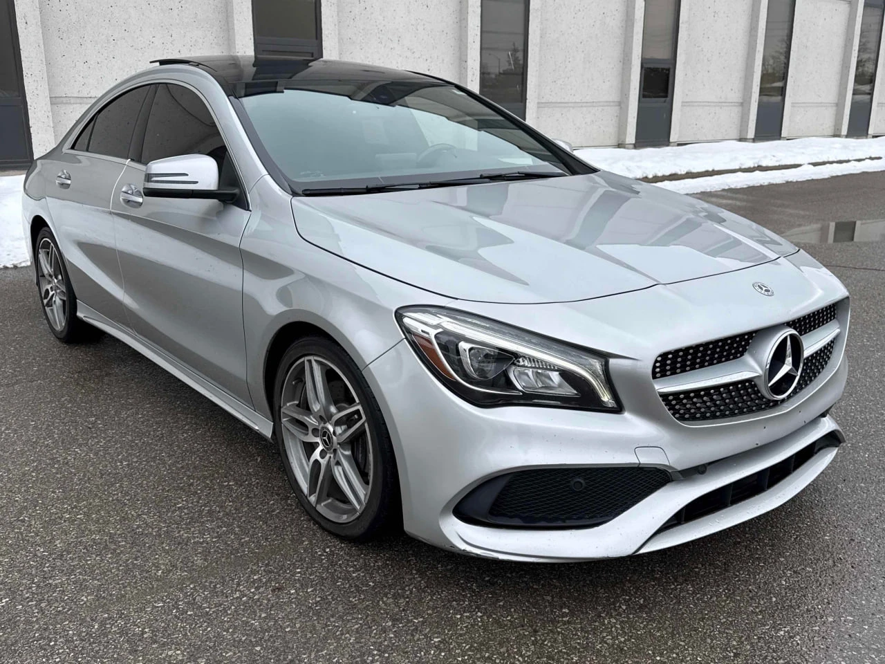 Mercedes-Benz CLA 250 4MATIC * FULL AMG PACK* ПАНОРАМА* ПОДГРЕВИ* КАМЕРА - изображение 3