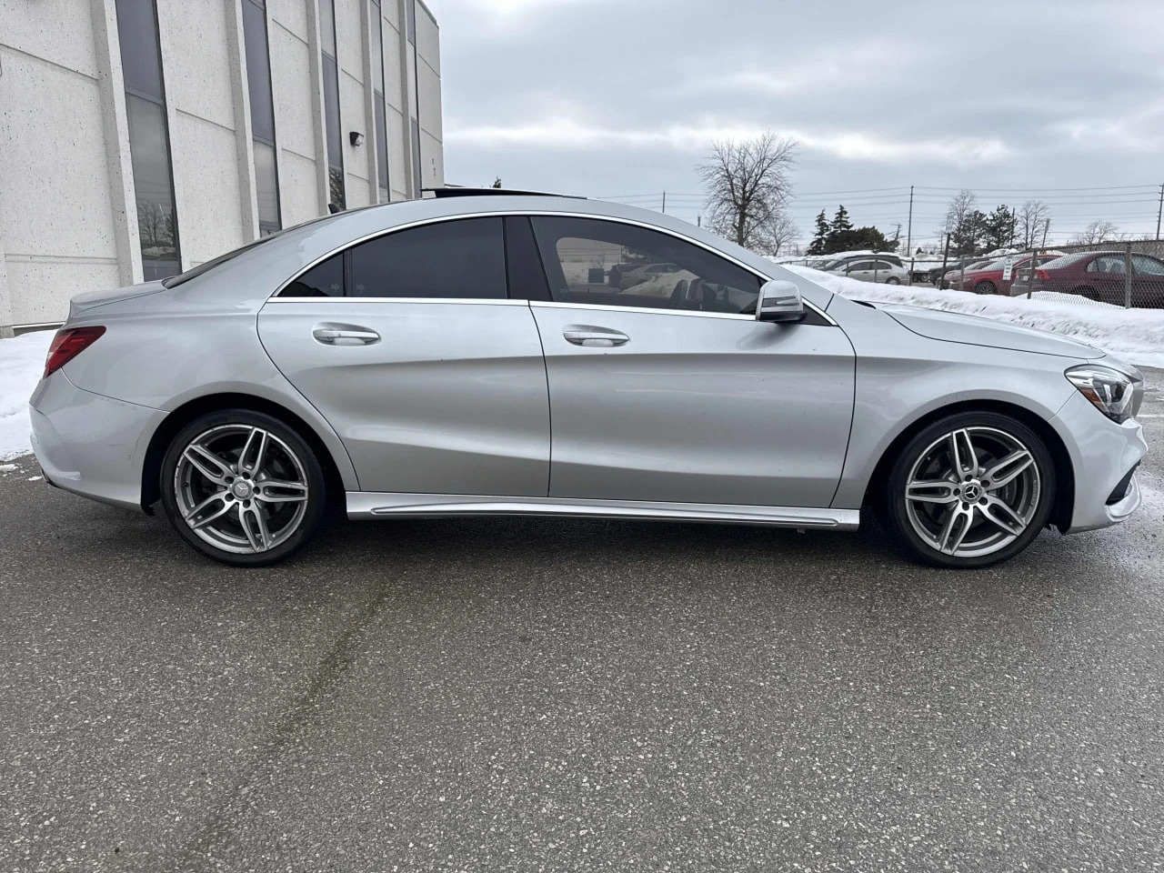 Mercedes-Benz CLA 250 4MATIC * FULL AMG PACK* ПАНОРАМА* ПОДГРЕВИ* КАМЕРА - изображение 5