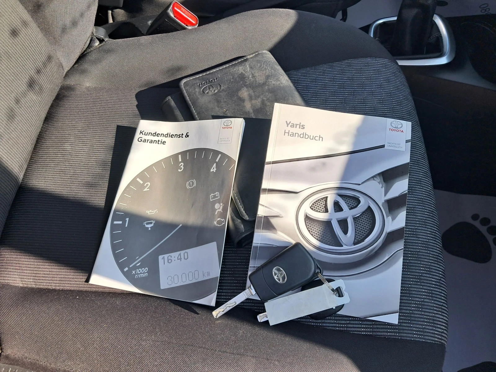 Toyota Yaris 1.0i FACE LIFT   КАТО НОВА, снимка 14 - Автомобили и джипове - 53713346