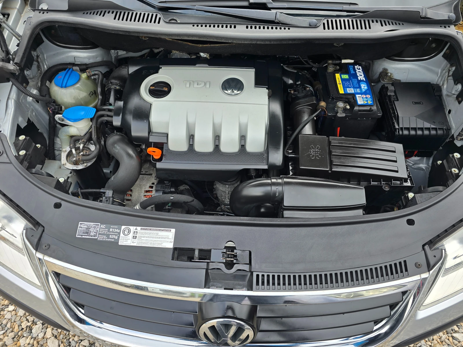 VW Touran 1.9 TDI  !! FACELIFT !!! РЕАЛНИ КИЛОМЕТРИ, снимка 16 - Автомобили и джипове - 54170852