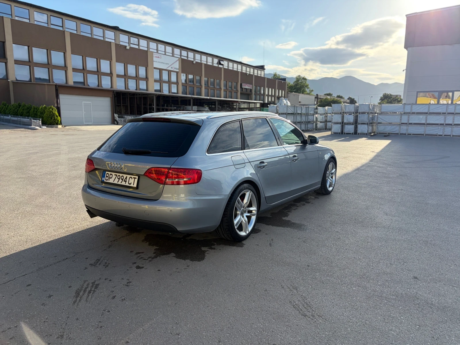 Audi A4 2.0* TDI* 2xSline* Bi-Xenon* , снимка 7 - Автомобили и джипове - 54722347