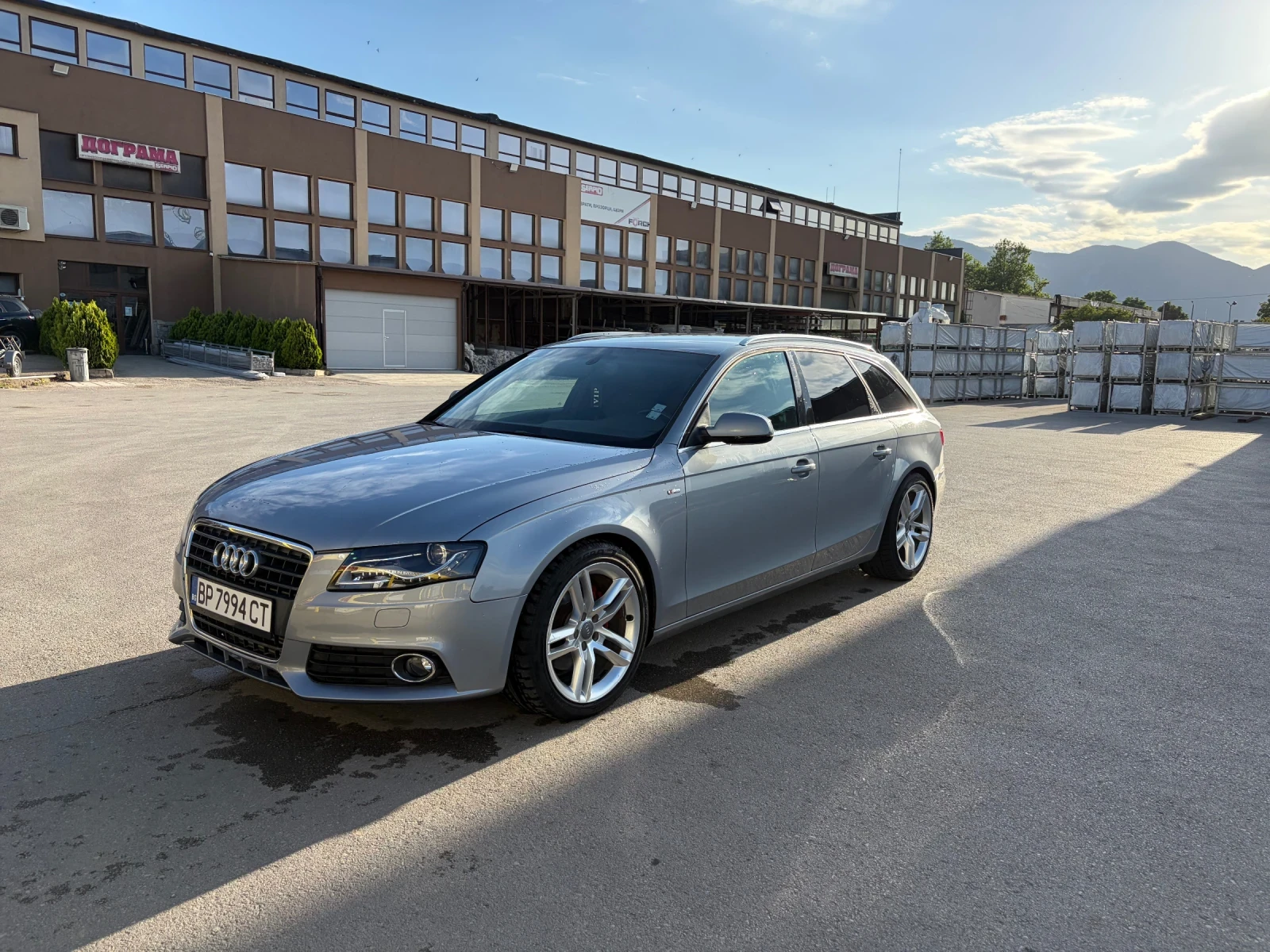 Audi A4 2.0* TDI* 2xSline* Bi-Xenon* , снимка 3 - Автомобили и джипове - 54722347