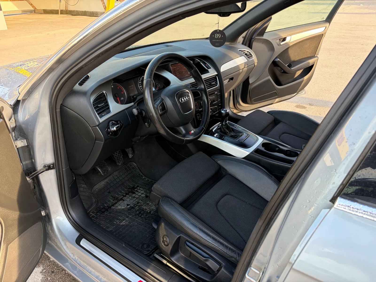 Audi A4 2.0* TDI* 2xSline* Bi-Xenon* , снимка 8 - Автомобили и джипове - 54722347