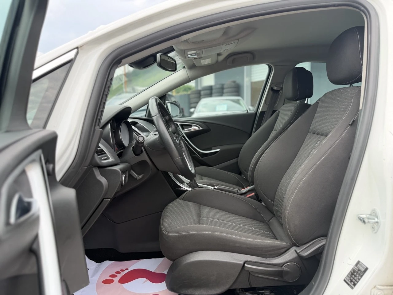 Opel Astra 1.7CDTI FACELIFT, снимка 9 - Автомобили и джипове - 54809334