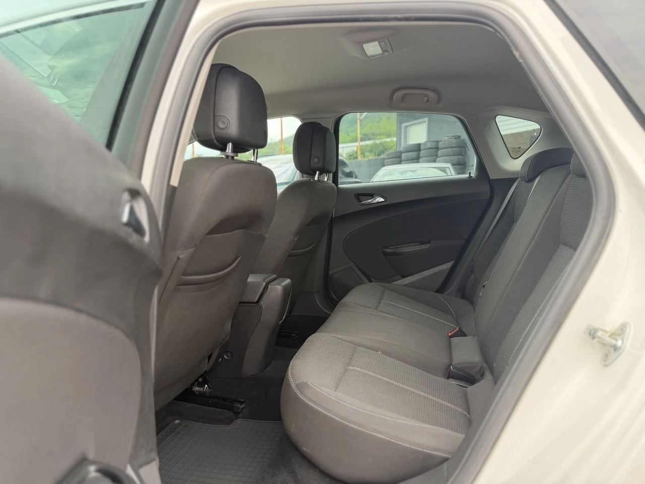Opel Astra 1.7CDTI FACELIFT, снимка 11 - Автомобили и джипове - 54809334