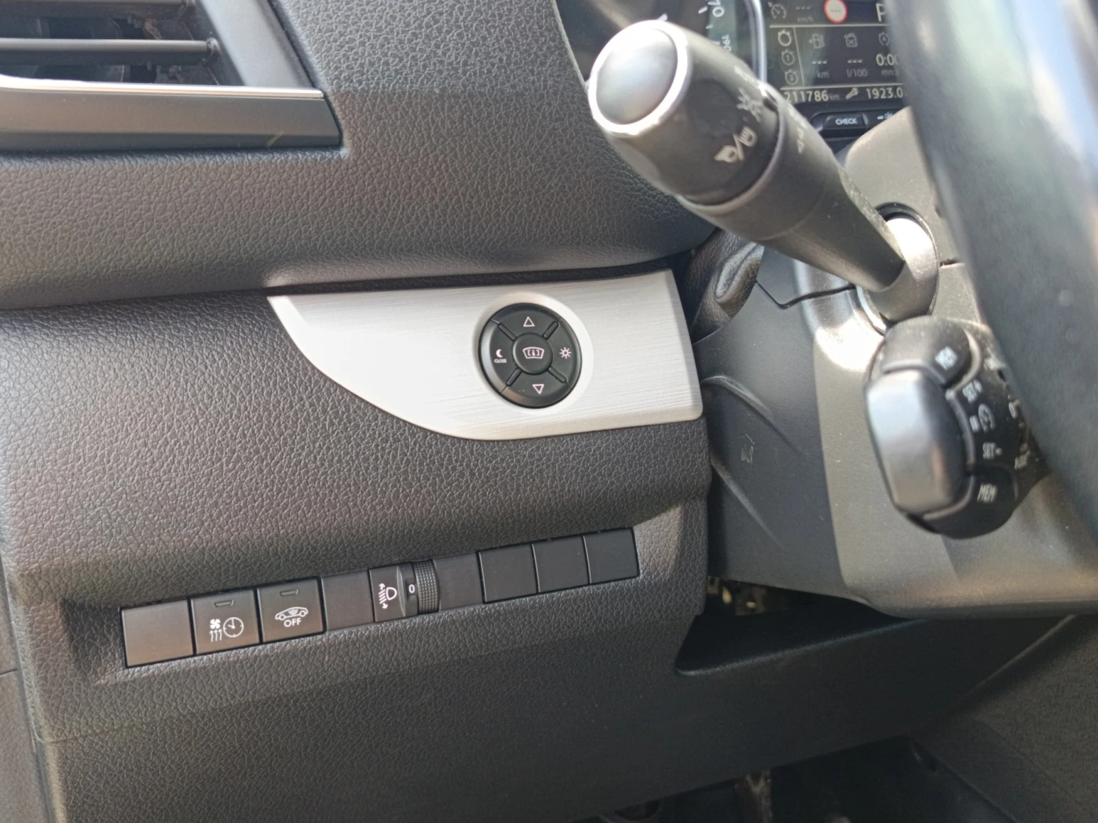 Peugeot Traveler BUSINESS VIP Long, снимка 9 - Автомобили и джипове - 54815603