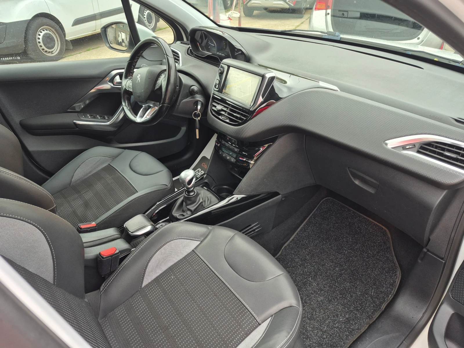 Peugeot 2008 Навигация .2016 г Фейслифт, снимка 10 - Автомобили и джипове - 54890005