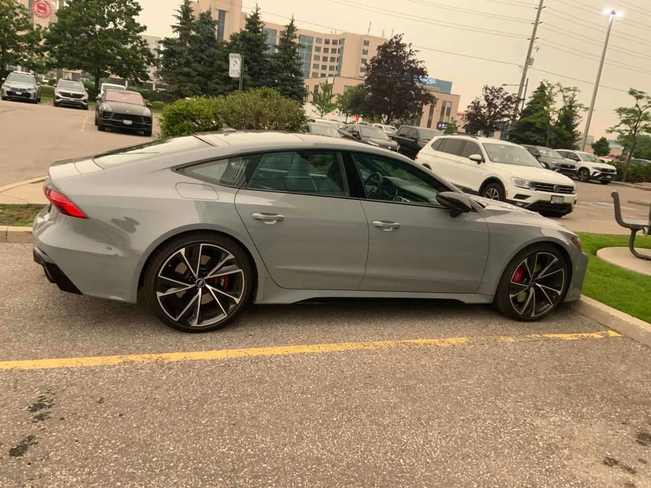 Audi Rs7 * 4.0 TFSI quattro * CARFAX * ОПЦИЯ ЗА ФИНАНСИРАНЕ, снимка 3 - Автомобили и джипове - 55302909