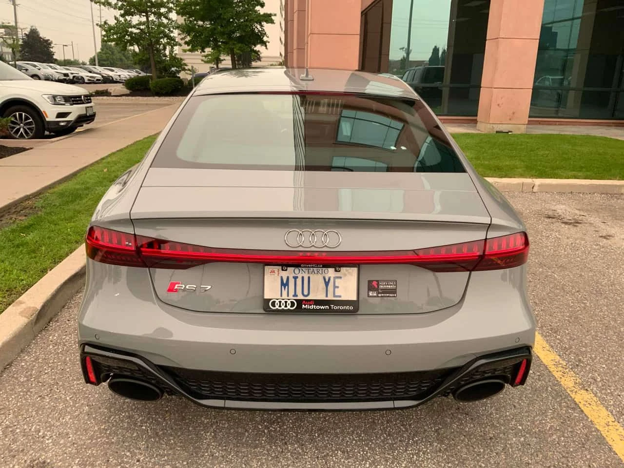 Audi Rs7 * 4.0 TFSI quattro * CARFAX * ОПЦИЯ ЗА ФИНАНСИРАНЕ, снимка 4 - Автомобили и джипове - 55302909