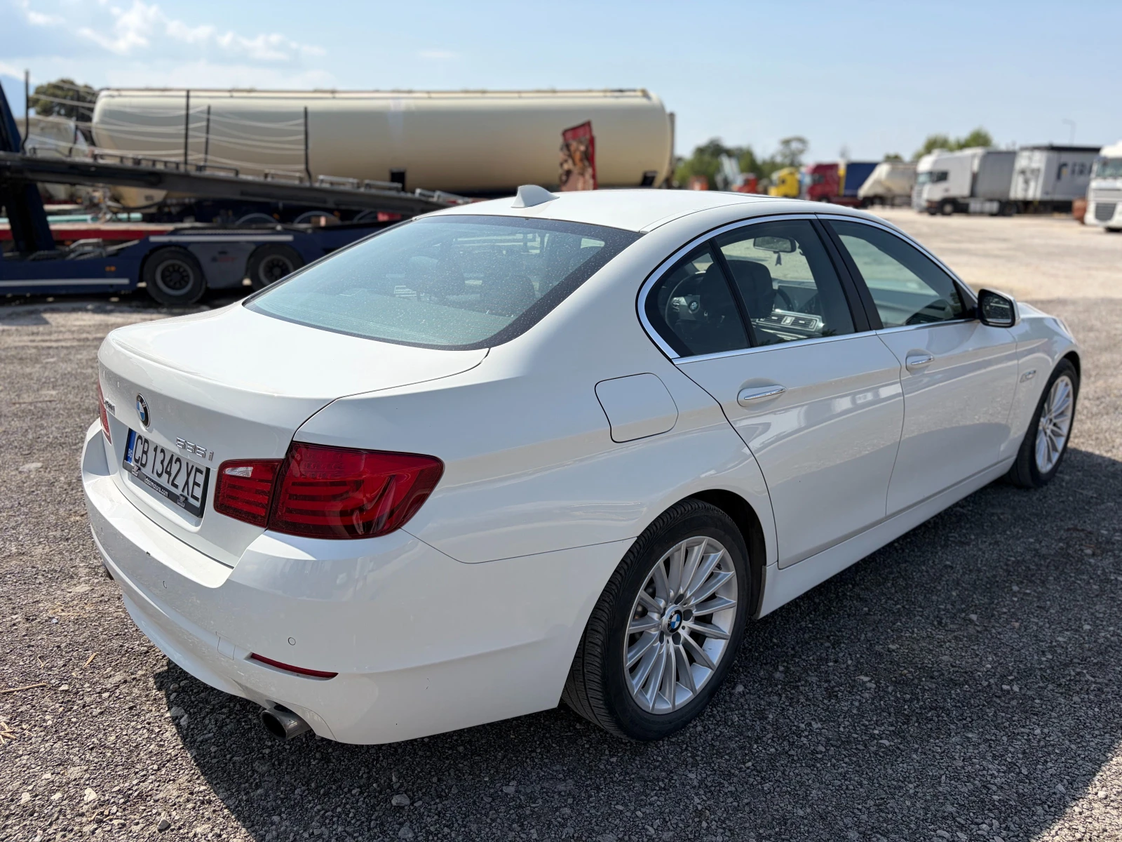BMW 535 xDrive CAR PLAY/ANDROID/МУЗИКА/КОЖА/АВТОМАТИК, снимка 4 - Автомобили и джипове - 55835469