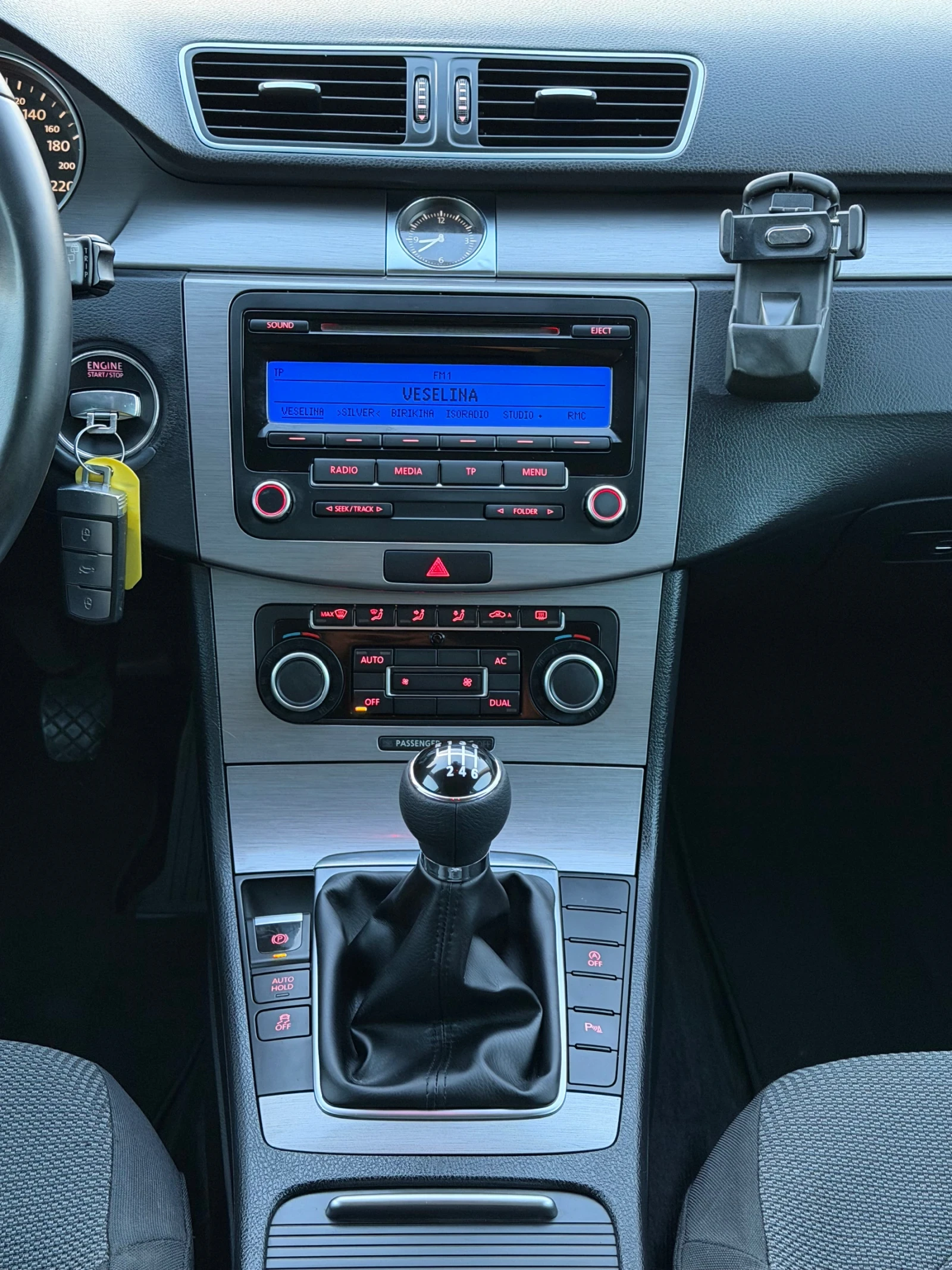 VW Passat 2.0TDI ИТАЛИЯ, снимка 12 - Автомобили и джипове - 56350034