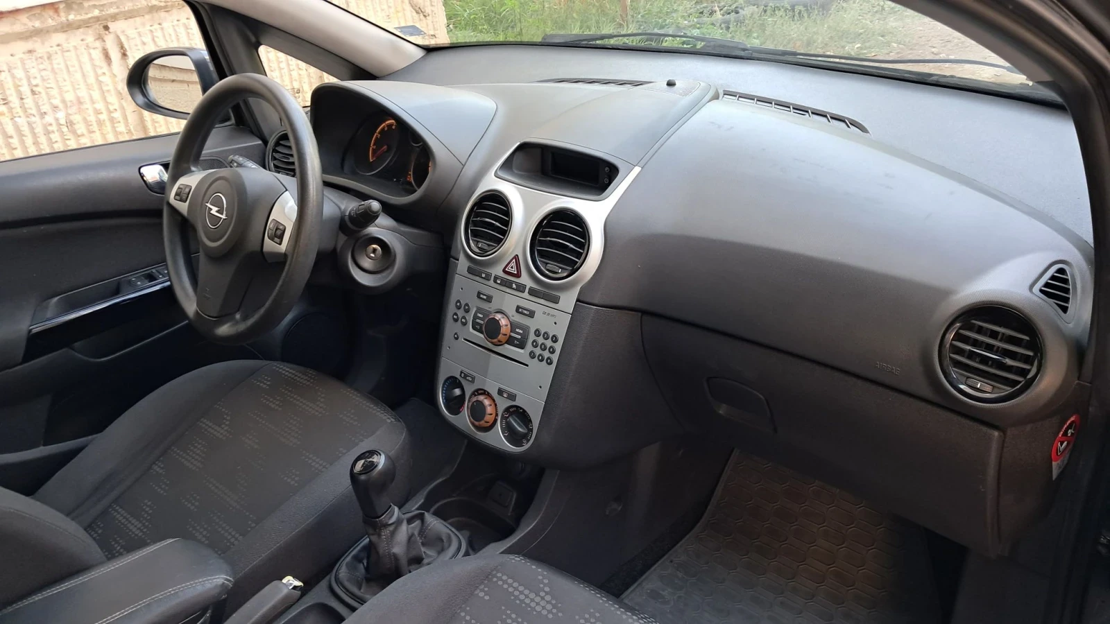 Opel Corsa D, снимка 4 - Автомобили и джипове - 56514130