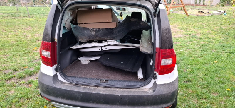 Skoda Yeti 2.0 TDI 110HP, снимка 5 - Автомобили и джипове - 52641393