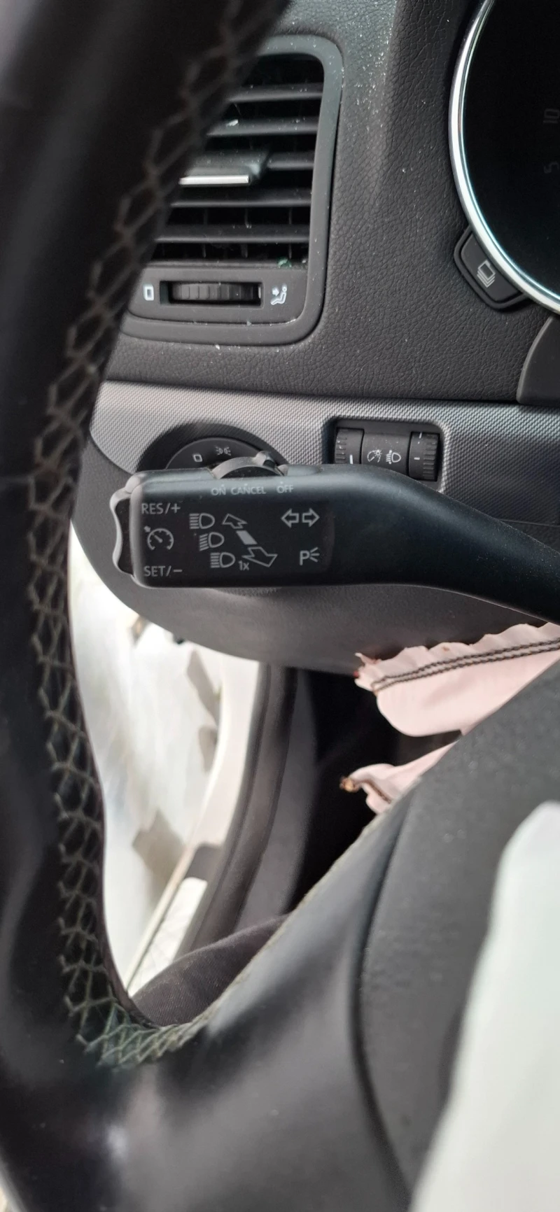 Skoda Yeti 2.0 TDI 110HP, снимка 12 - Автомобили и джипове - 52641393