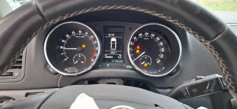 Skoda Yeti 2.0 TDI 110HP, снимка 9 - Автомобили и джипове - 52641393