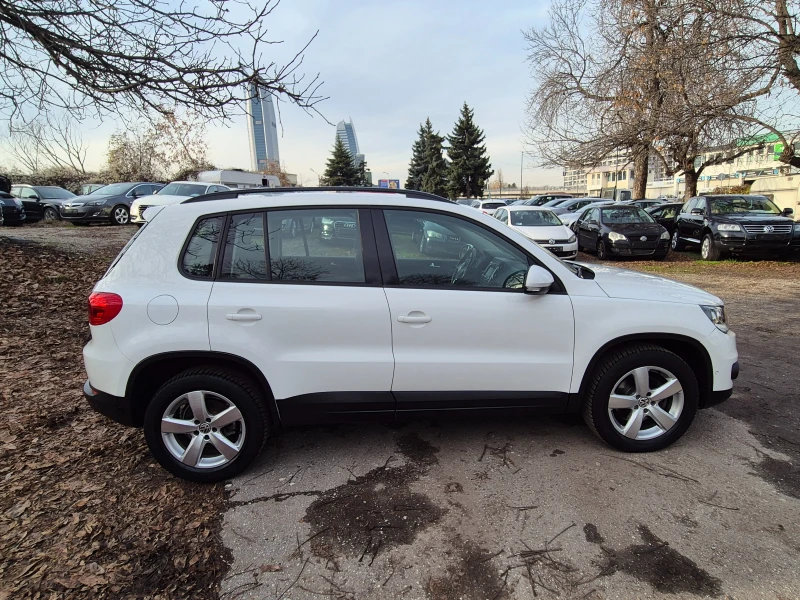 VW Tiguan 2.0TDI FACELIFT ВНОС ИТАЛИЯ БЕЗ РЪЖДИ И ЗАБЕЛЕЖКИ , снимка 4 - Автомобили и джипове - 52628757
