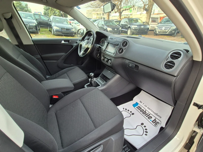 VW Tiguan 2.0TDI FACELIFT ВНОС ИТАЛИЯ БЕЗ РЪЖДИ И ЗАБЕЛЕЖКИ , снимка 11 - Автомобили и джипове - 52628757