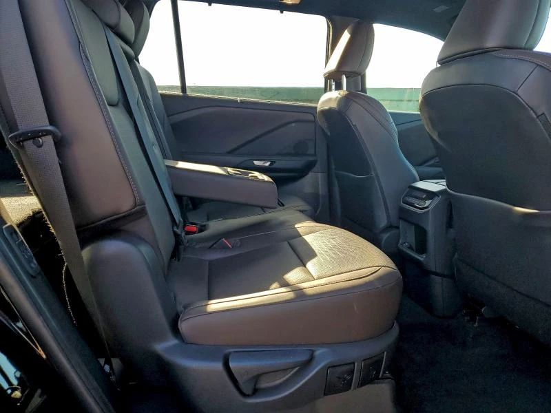 Lexus GX 2.4L 4 Front-wheel Drive, снимка 12 - Автомобили и джипове - 53713480