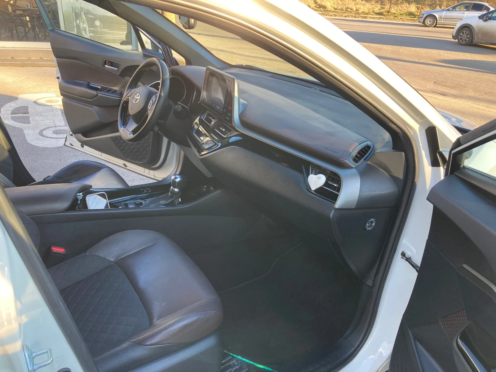 Toyota C-HR 1.8 Benzin/Hibrid Avtomatik FULL 163000km | Mobile.bg � ����������� 16