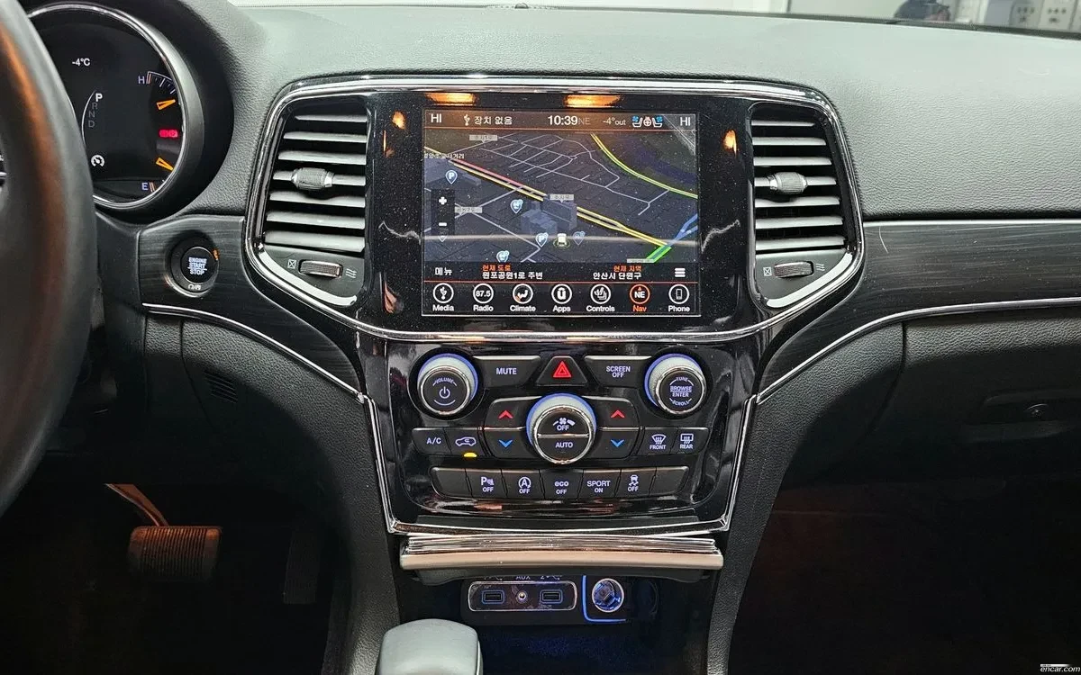 Jeep Grand cherokee ПОДГРЕВИ* ОБДУХ* KEYLESS* КАМЕРА* PANO, снимка 9 - Автомобили и джипове - 54138069