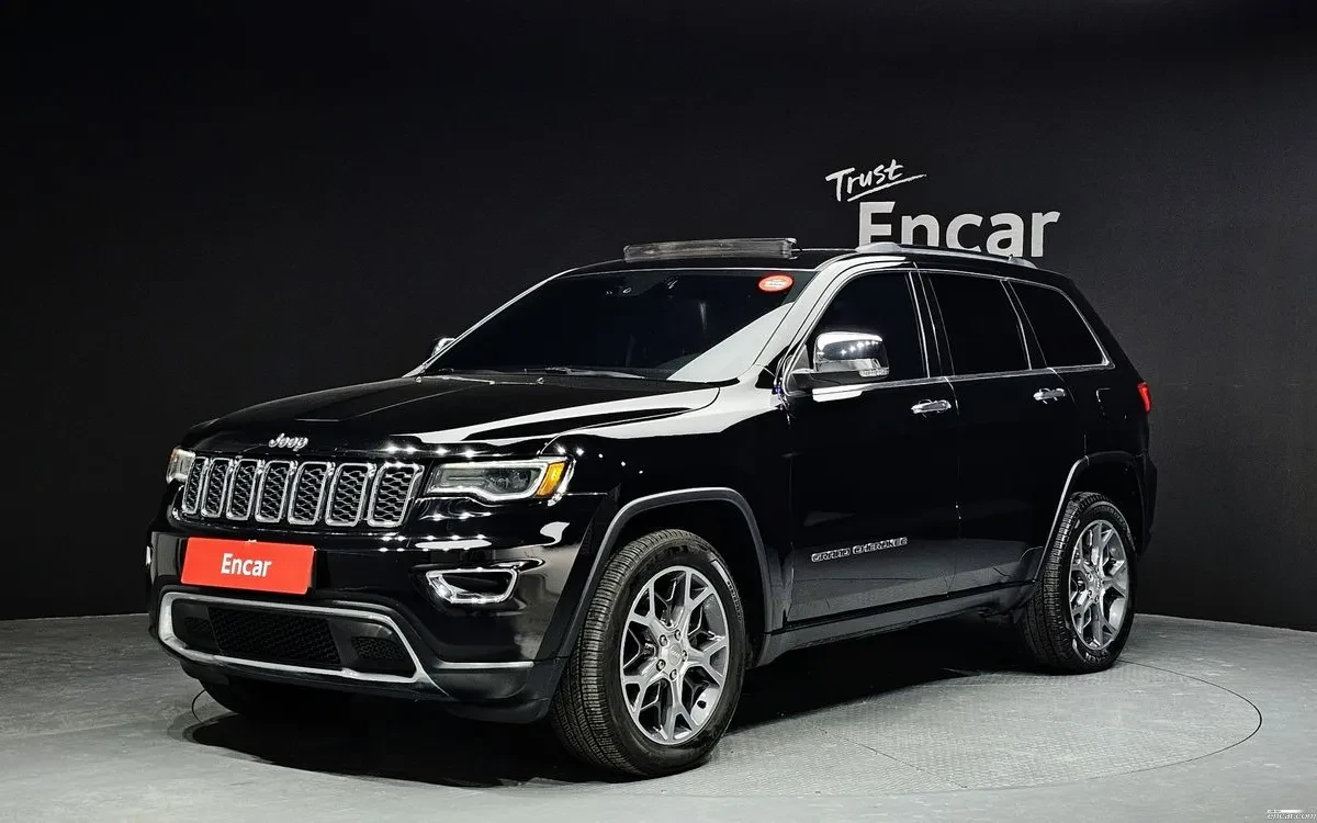 Jeep Grand cherokee ПОДГРЕВИ* ОБДУХ* KEYLESS* КАМЕРА* PANO | Auto.bg — изображение 1