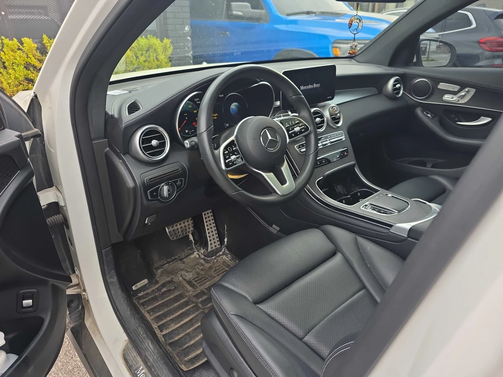 Mercedes-Benz GLC 300 CARFAX * АВТОКРЕДИТ * ПРОГНОЗНА ЦЕНА ДО БГ, снимка 6 - Автомобили и джипове - 54512577