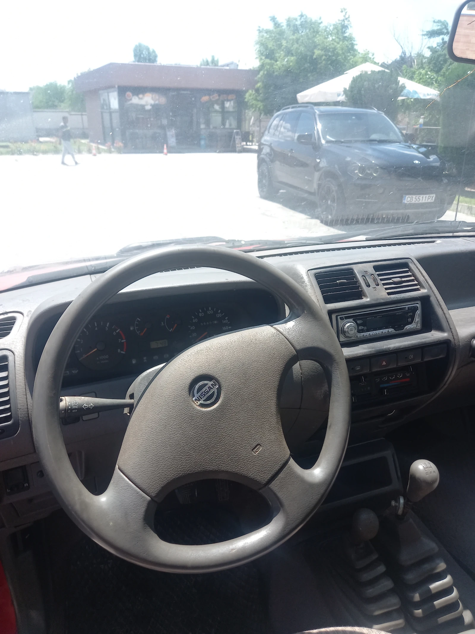 Nissan Terrano 2.4 бензин 124кс., снимка 9 - Автомобили и джипове - 54743355