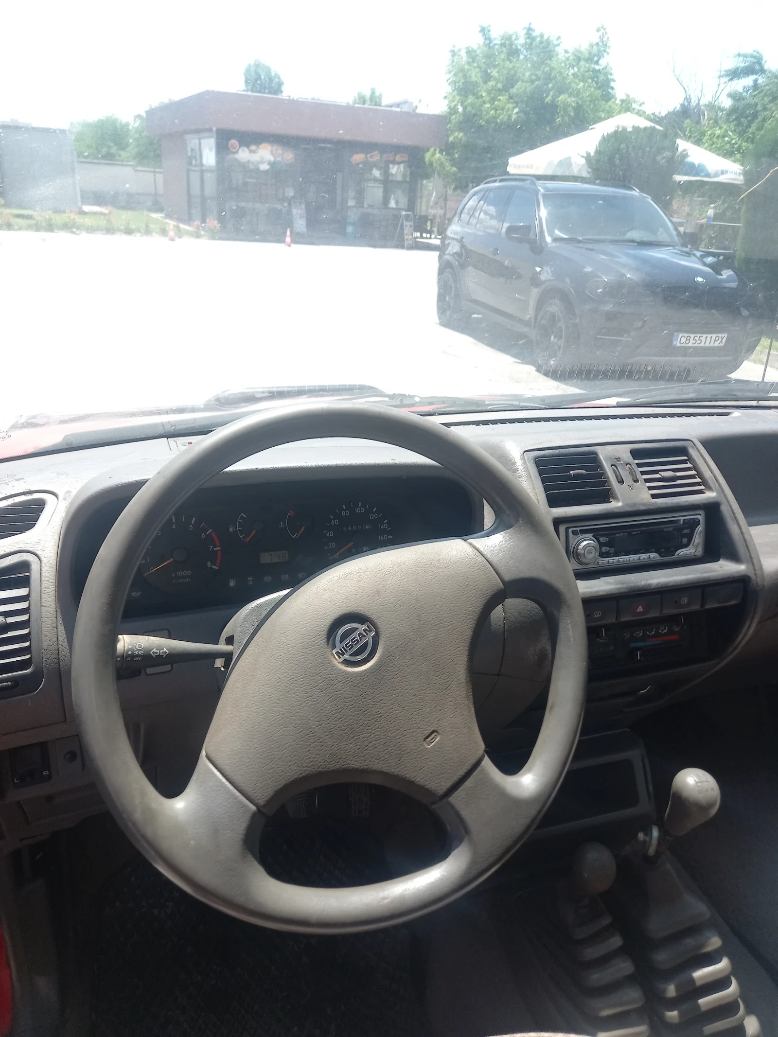 Nissan Terrano 2.4 бензин 124кс., снимка 10 - Автомобили и джипове - 54743355