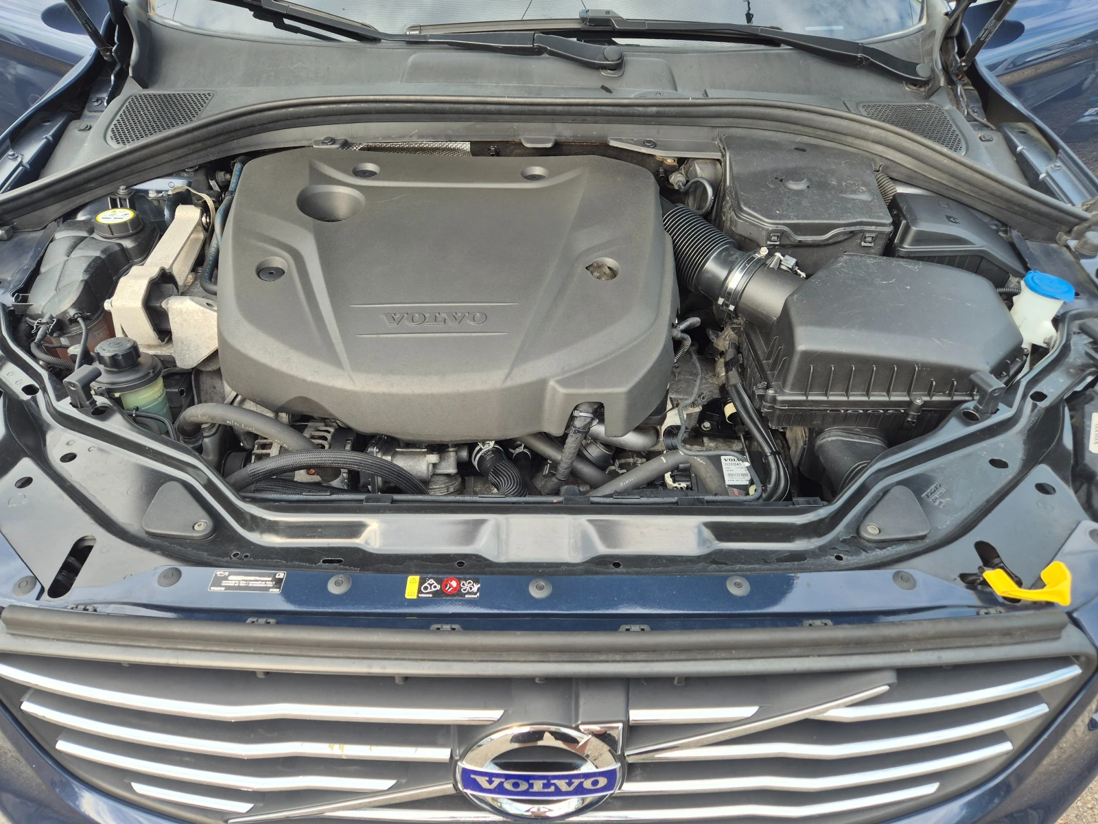 Volvo XC60 2.0D, снимка 17 - Автомобили и джипове - 55016268