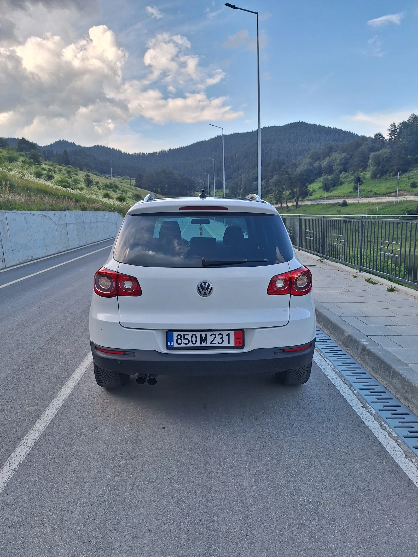VW Tiguan Автомат 4х4, снимка 4 - Автомобили и джипове - 55095182