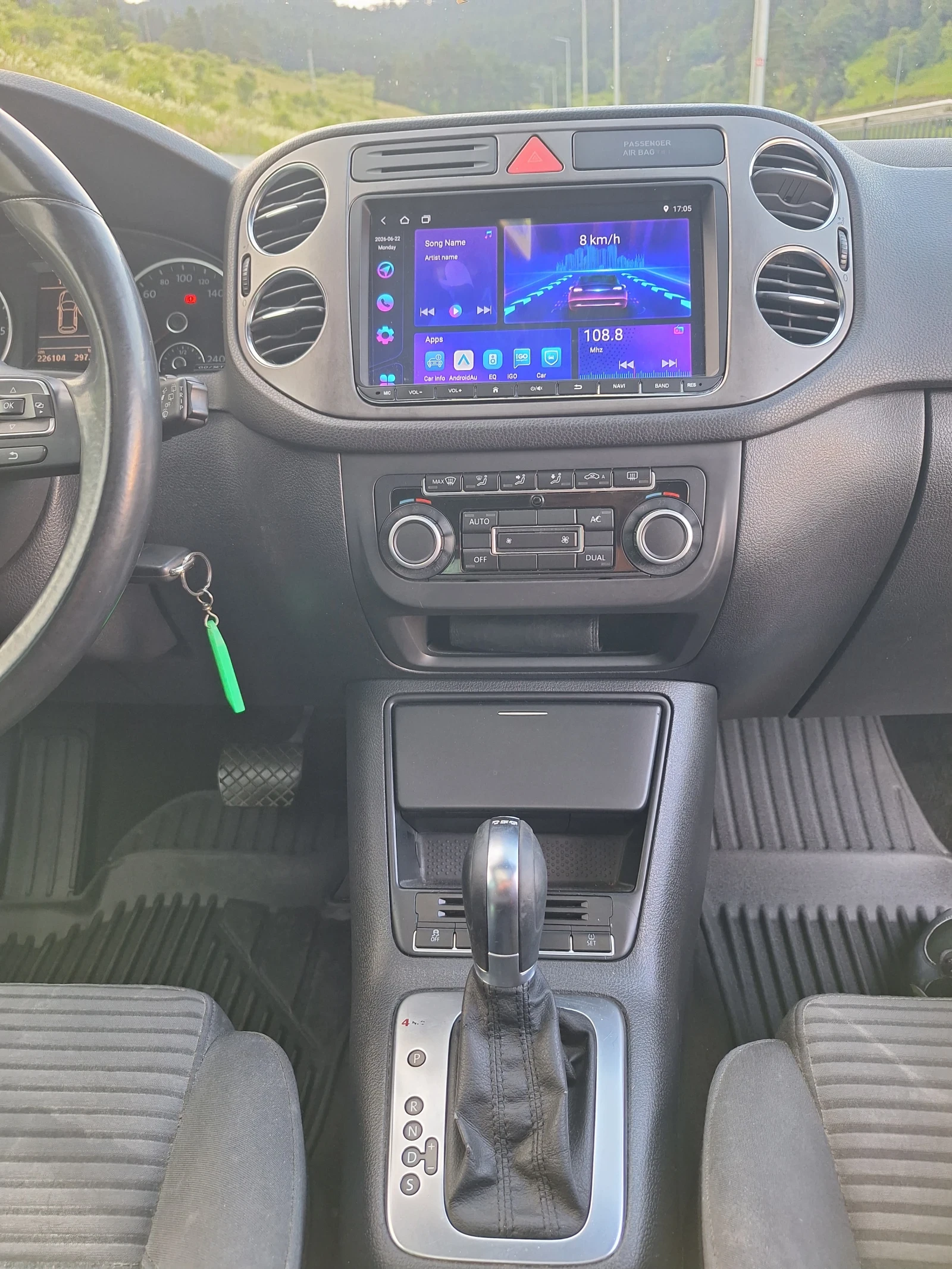 VW Tiguan Автомат 4х4, снимка 12 - Автомобили и джипове - 55095182