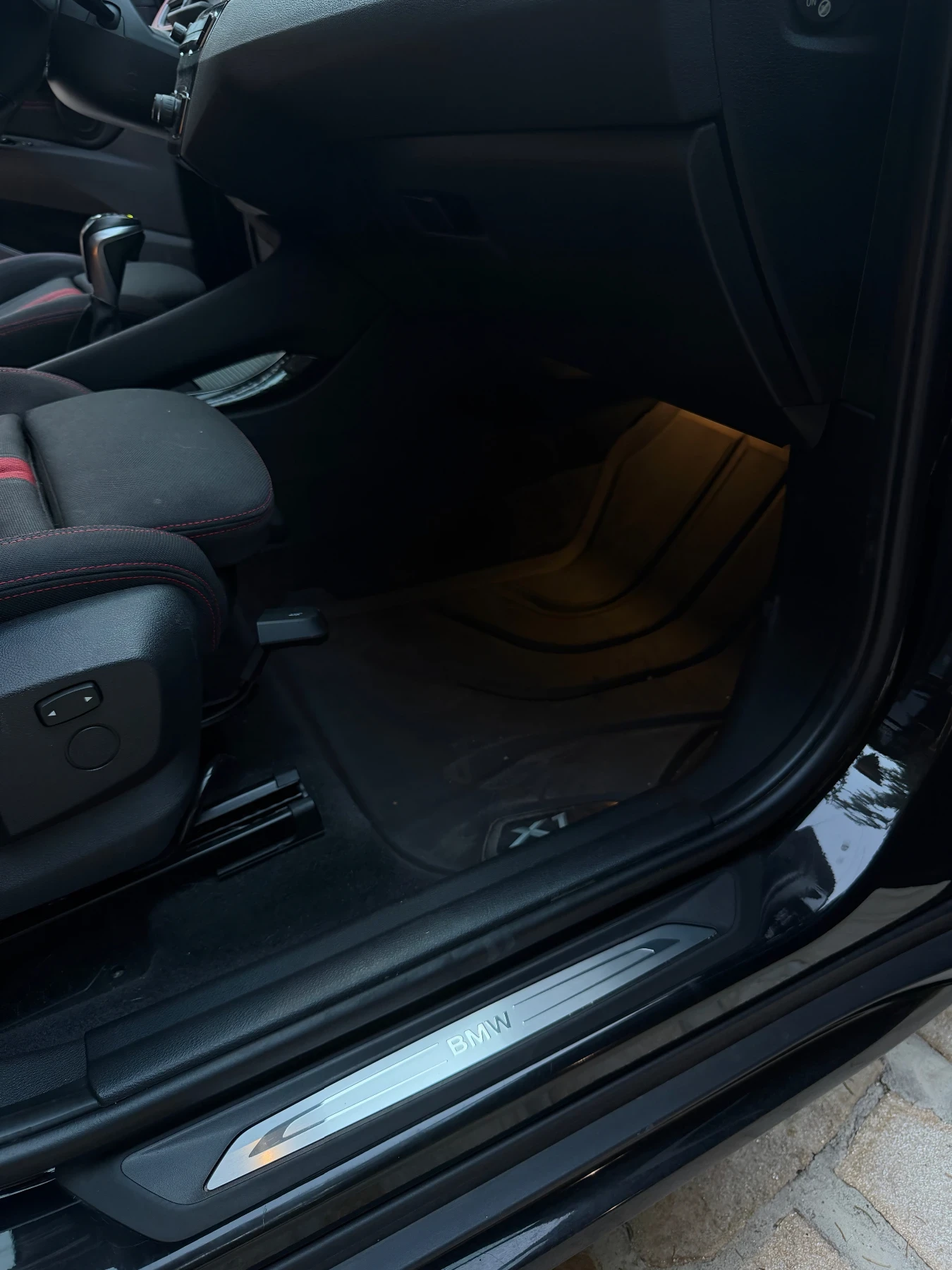 BMW X1 18d, снимка 4 - Автомобили и джипове - 55993786