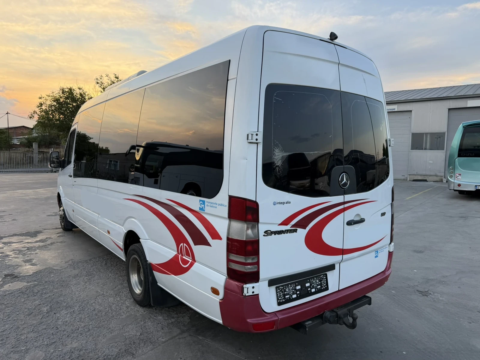 Mercedes-Benz Sprinter 519 Голям багажник V6, снимка 3 - Бусове и автобуси - 55781348