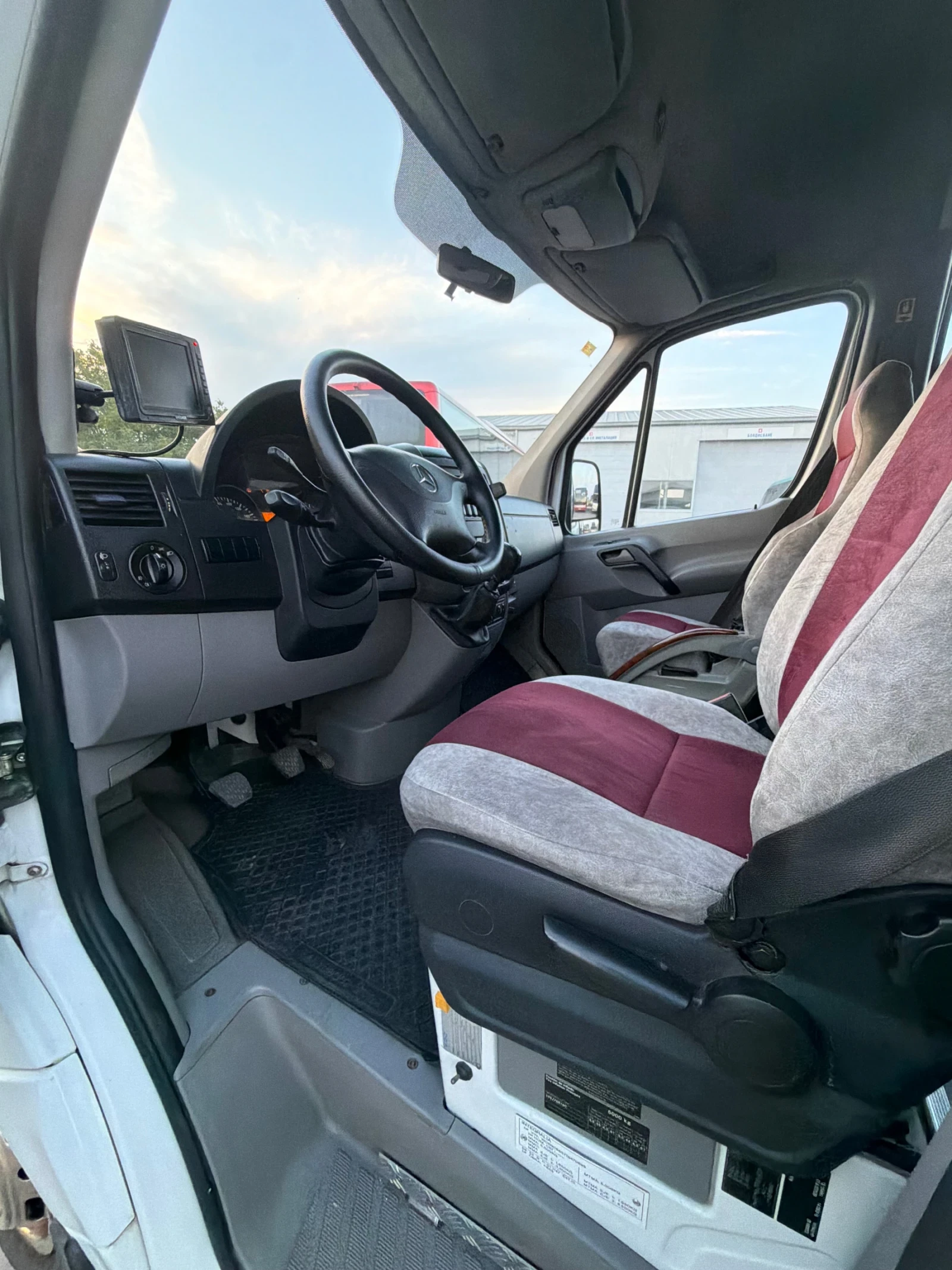 Mercedes-Benz Sprinter 519 Голям багажник V6, снимка 13 - Бусове и автобуси - 55781348