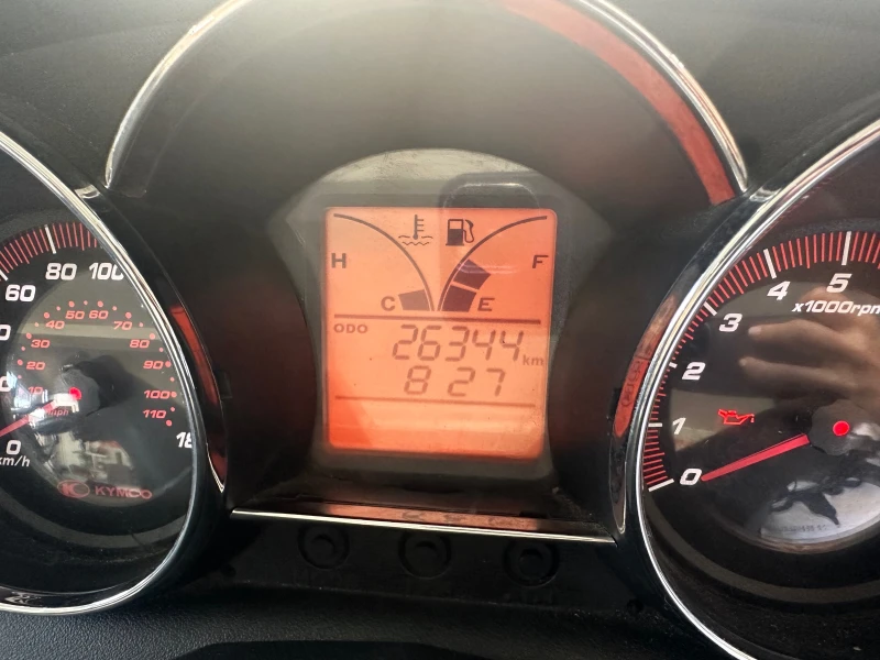 Kymco Downtown 300i 2009г., снимка 3 - Мотоциклети и мототехника - 51213639