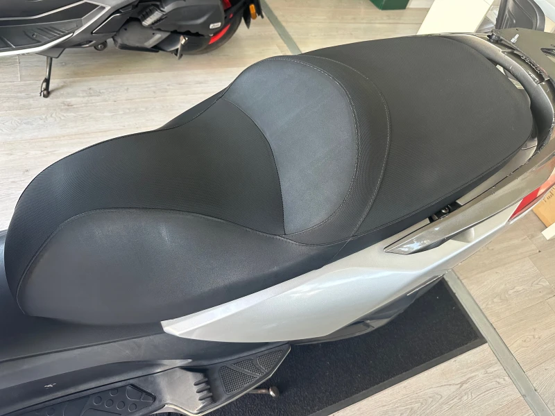 Kymco Downtown 300i 2009г., снимка 4 - Мотоциклети и мототехника - 51213639