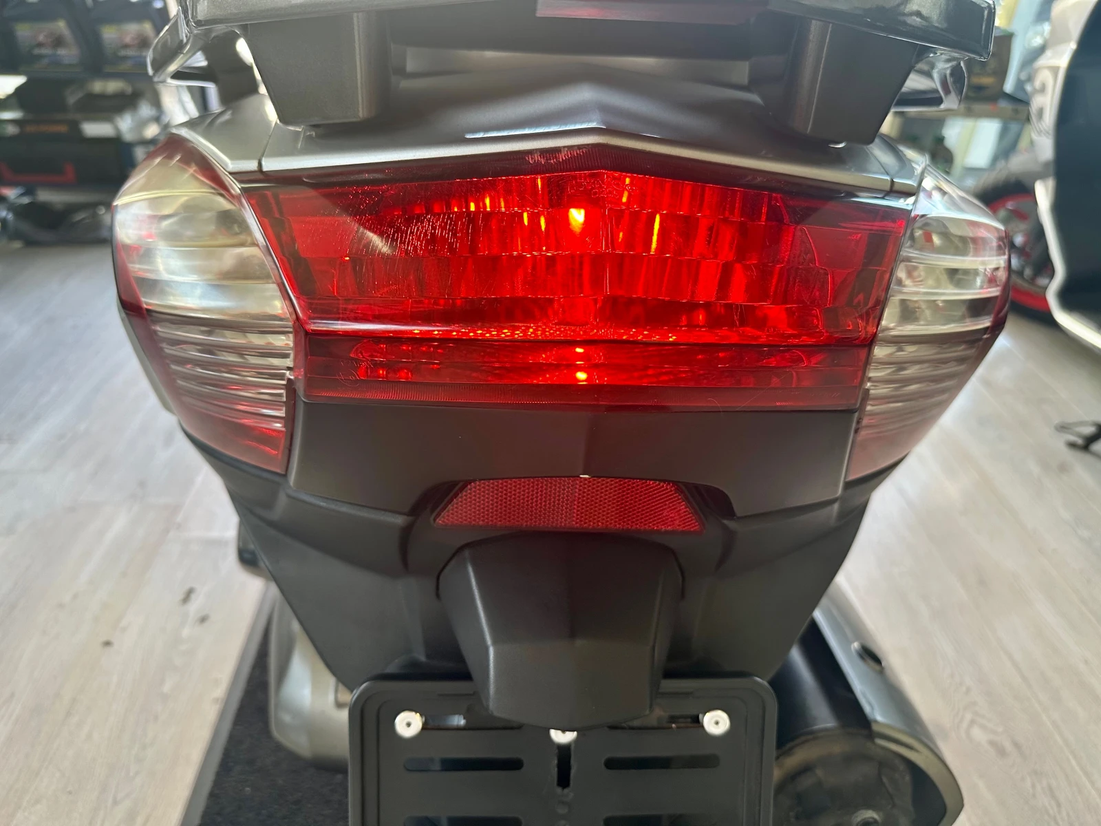 Kymco Downtown 300i 2009г. - изображение 5