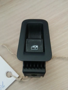 Копче ел стъкло предно дясно Фолксваген Голф 7