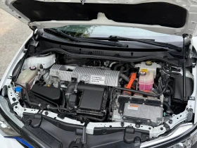 Toyota Auris Hybrid Регистрирана/Обслужена, снимка 13