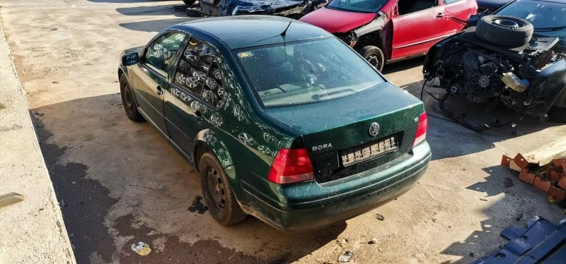 VW Bora 1.6, снимка 3 - Автомобили и джипове - 42118974