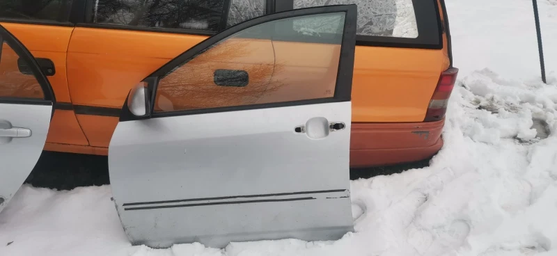 Toyota Corolla Sedan, снимка 3 - Автомобили и джипове - 52852327