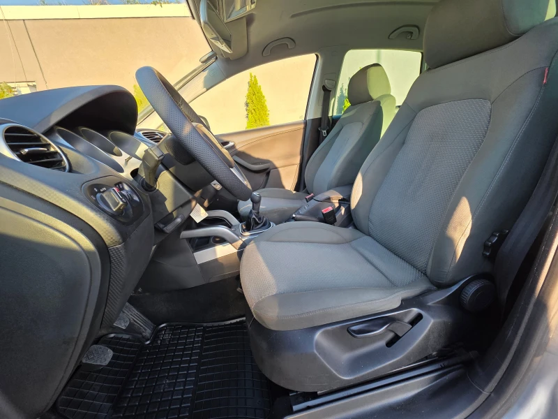 Seat Altea 1.6 TDI, снимка 9 - Автомобили и джипове - 51650287