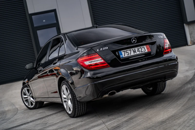 Mercedes-Benz C 220, снимка 4 - Автомобили и джипове - 52269022