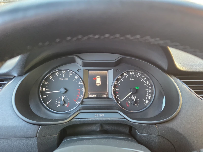 Skoda Octavia 2.0 TDI - 150 Коня - DSG, снимка 15 - Автомобили и джипове - 52330077