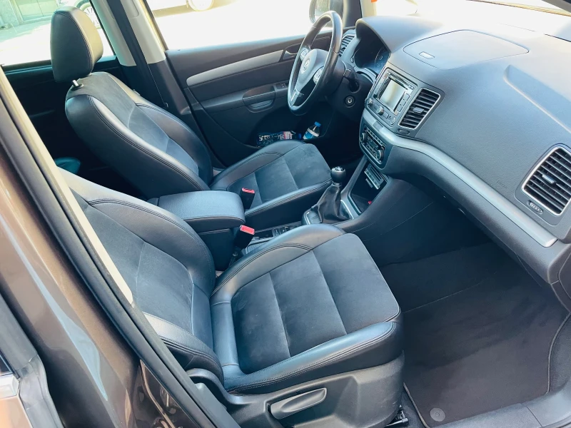 VW Sharan 2.0 TDI, снимка 9 - Автомобили и джипове - 52460397