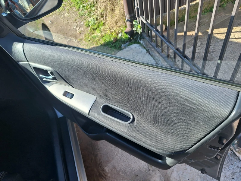 Toyota Corolla verso, снимка 12 - Автомобили и джипове - 52693827