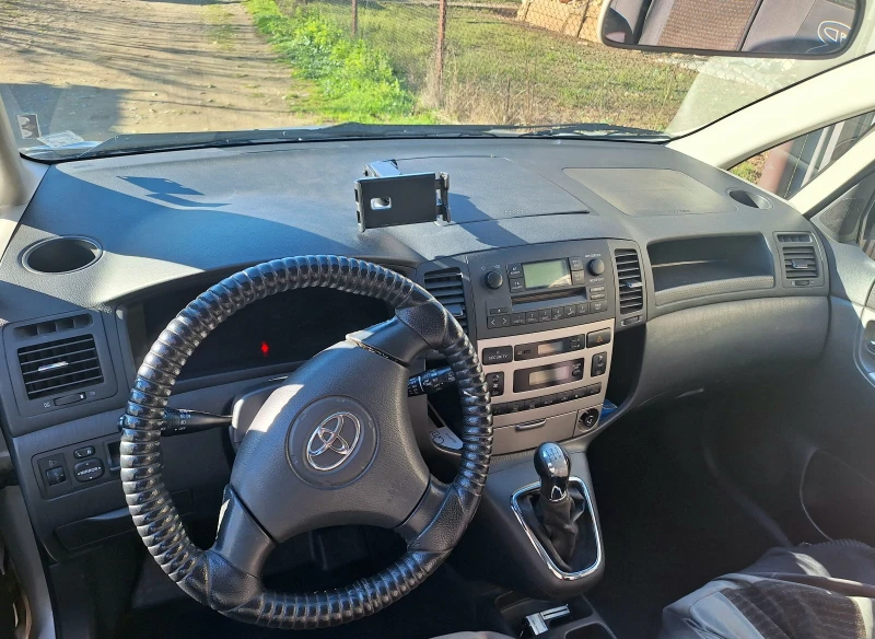 Toyota Corolla verso, снимка 9 - Автомобили и джипове - 52693827