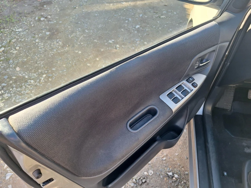 Toyota Corolla verso, снимка 11 - Автомобили и джипове - 52693827